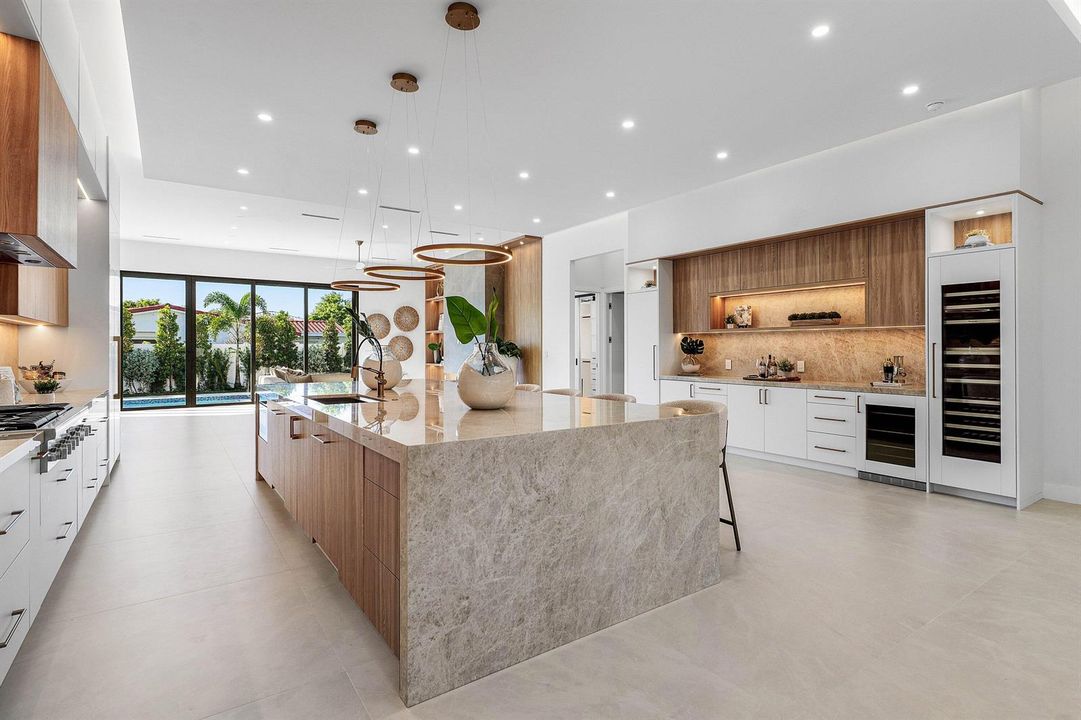 009-680HastingsStreet-BocaRaton-FL-33487