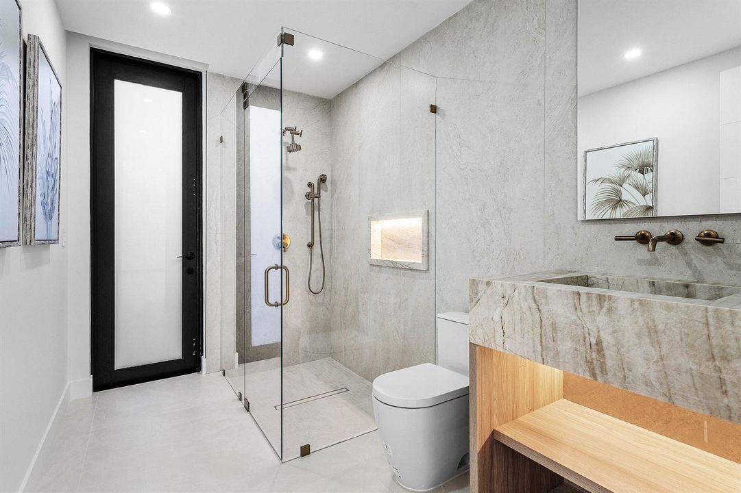 037-680HastingsStreet-BocaRaton-FL-33487