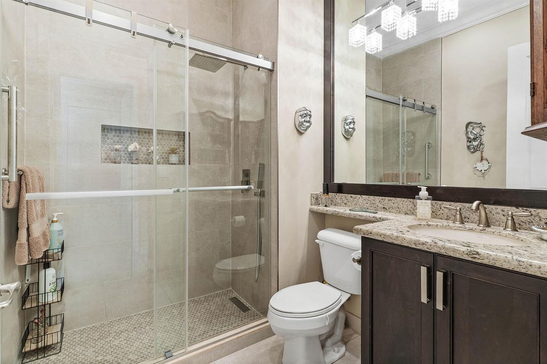 Guest Bath w/newer Shower