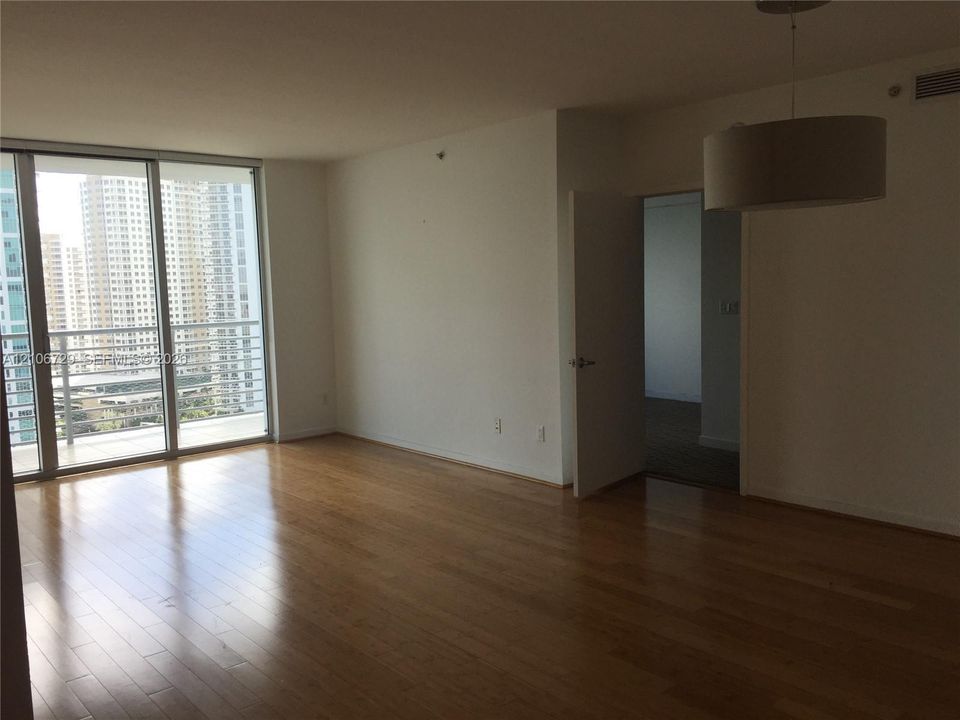 В аренду: $4,200 (2 спален, 2 ванн, 1227 Квадратных фут)