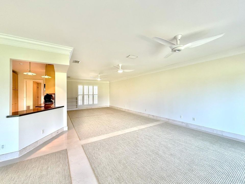 12 Interior4