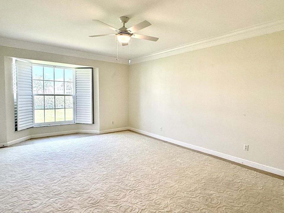 21 Master Bedroom2