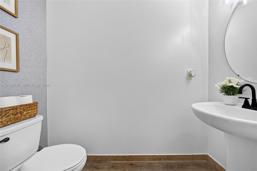 For Sale: $635,000 (4 beds, 2 baths, 2479 Square Feet)