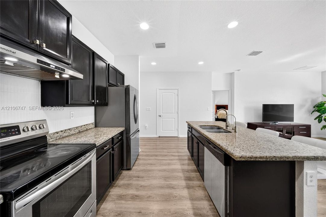 For Sale: $635,000 (4 beds, 2 baths, 2479 Square Feet)