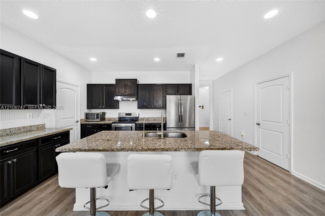 For Sale: $635,000 (4 beds, 2 baths, 2479 Square Feet)