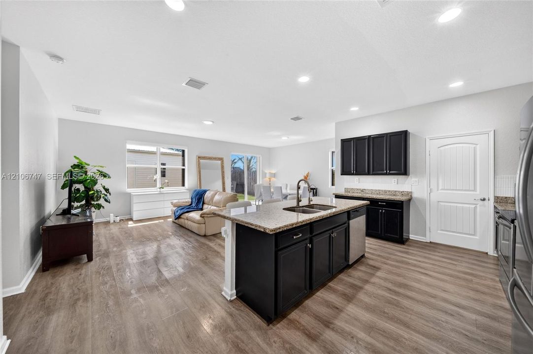 For Sale: $635,000 (4 beds, 2 baths, 2479 Square Feet)