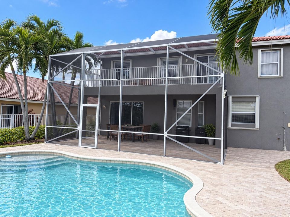 Pool/Lanai/Balcony