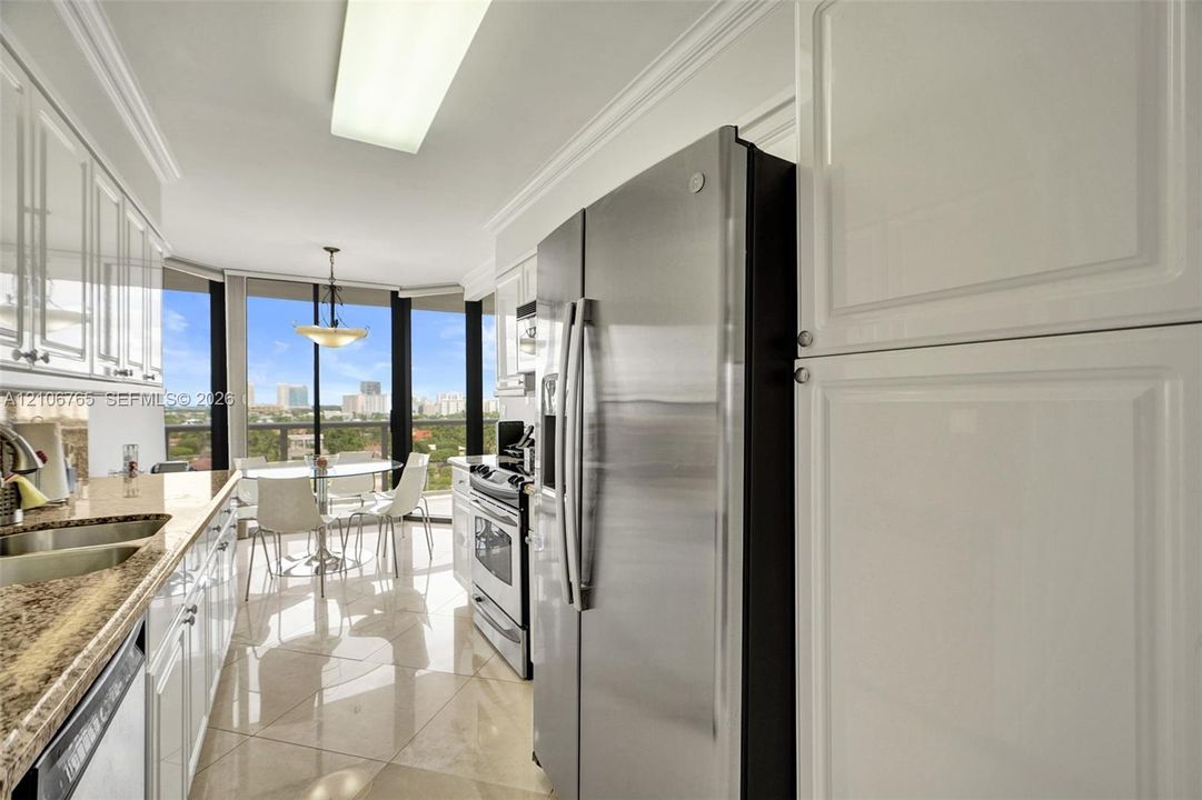 Kitchen and breakfast area.