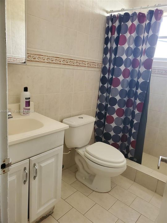For Rent: $2,100 (2 beds, 1 baths, 667 Square Feet)