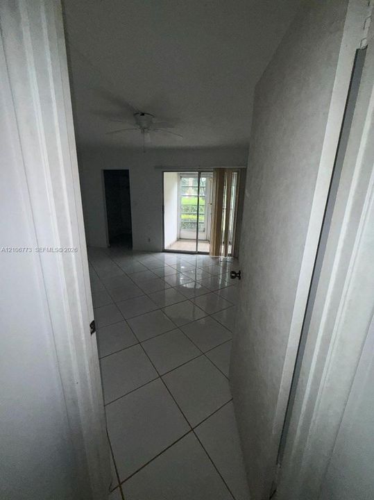 На продажу: $99,000 (2 спален, 2 ванн, 1156 Квадратных фут)