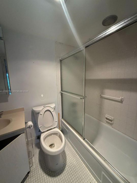 На продажу: $99,000 (2 спален, 2 ванн, 1156 Квадратных фут)