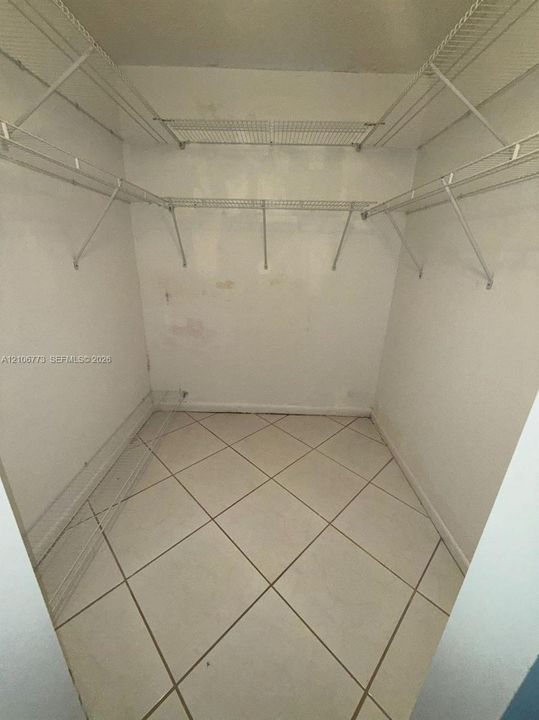 На продажу: $99,000 (2 спален, 2 ванн, 1156 Квадратных фут)