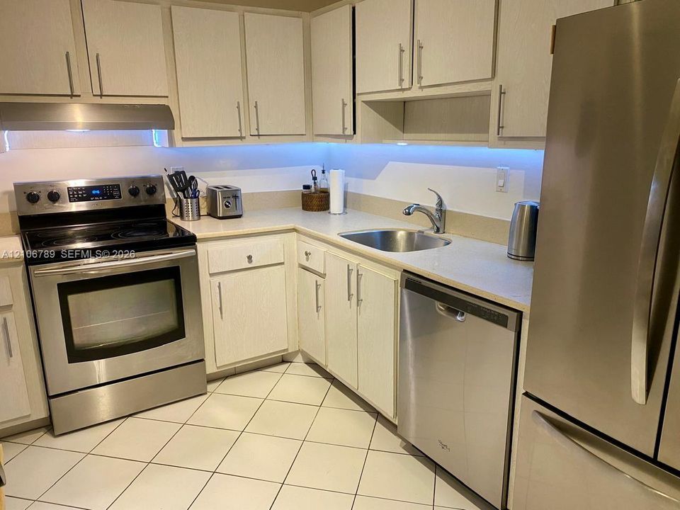 В аренду: $3,500 (2 спален, 2 ванн, 1603 Квадратных фут)