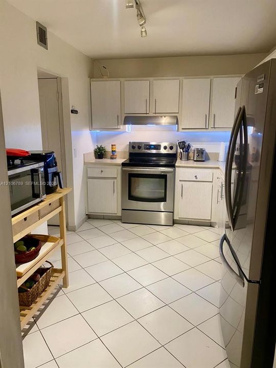 В аренду: $3,500 (2 спален, 2 ванн, 1603 Квадратных фут)