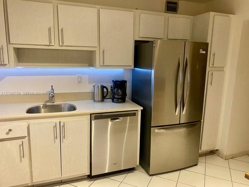 В аренду: $3,500 (2 спален, 2 ванн, 1603 Квадратных фут)