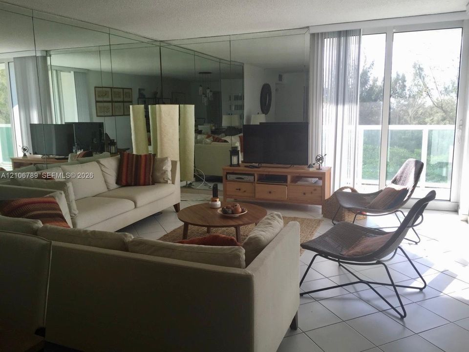 В аренду: $3,500 (2 спален, 2 ванн, 1603 Квадратных фут)
