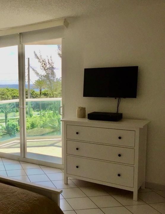 В аренду: $3,500 (2 спален, 2 ванн, 1603 Квадратных фут)