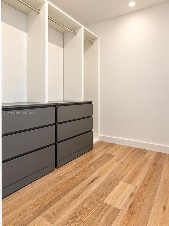 В аренду: $3,800 (2 спален, 2 ванн, 1250 Квадратных фут)