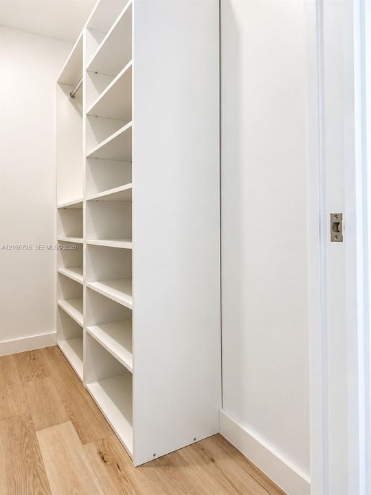 В аренду: $3,800 (2 спален, 2 ванн, 1250 Квадратных фут)