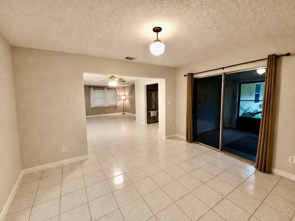 Collings Rental - 006 - Dining Room