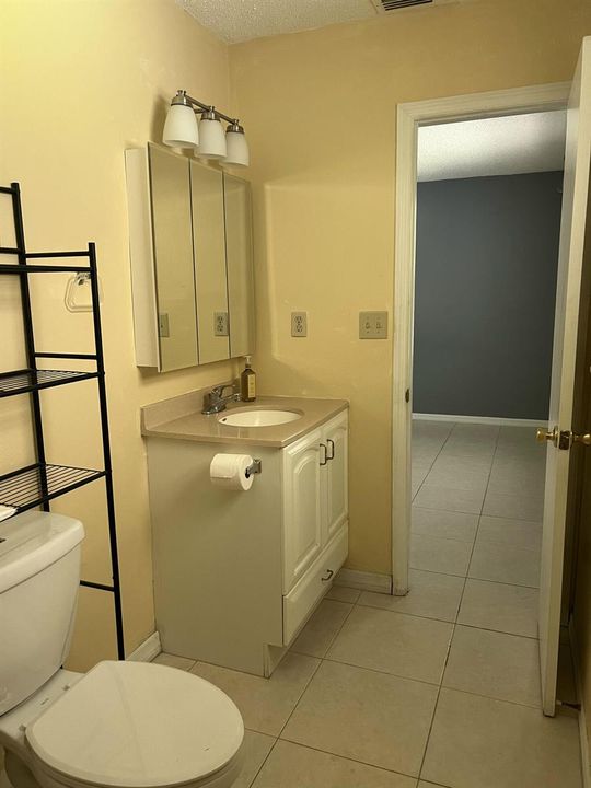 Collings Rental - 011 - Primary Bathroom