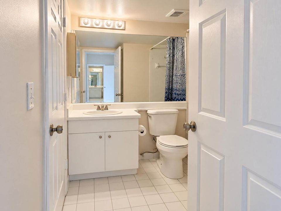 Bright Neutral Bathroom Interior