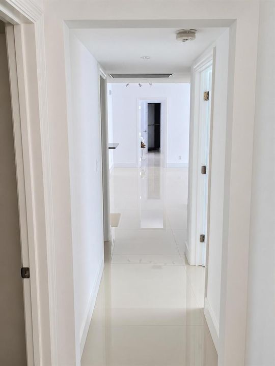 Straightened natural-light property inte
