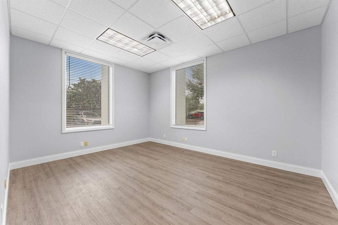 02 - Corner Office