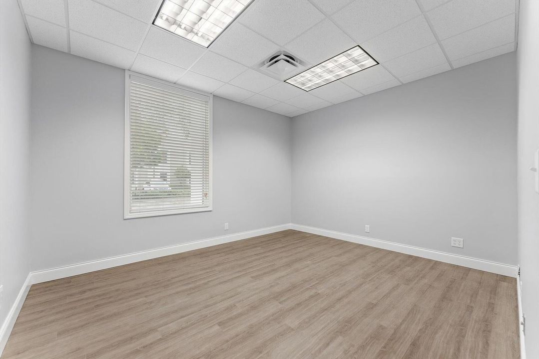07 - Private Office B with Window