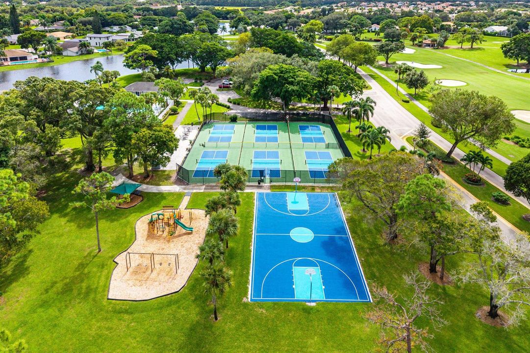 Community Pickleball Courts