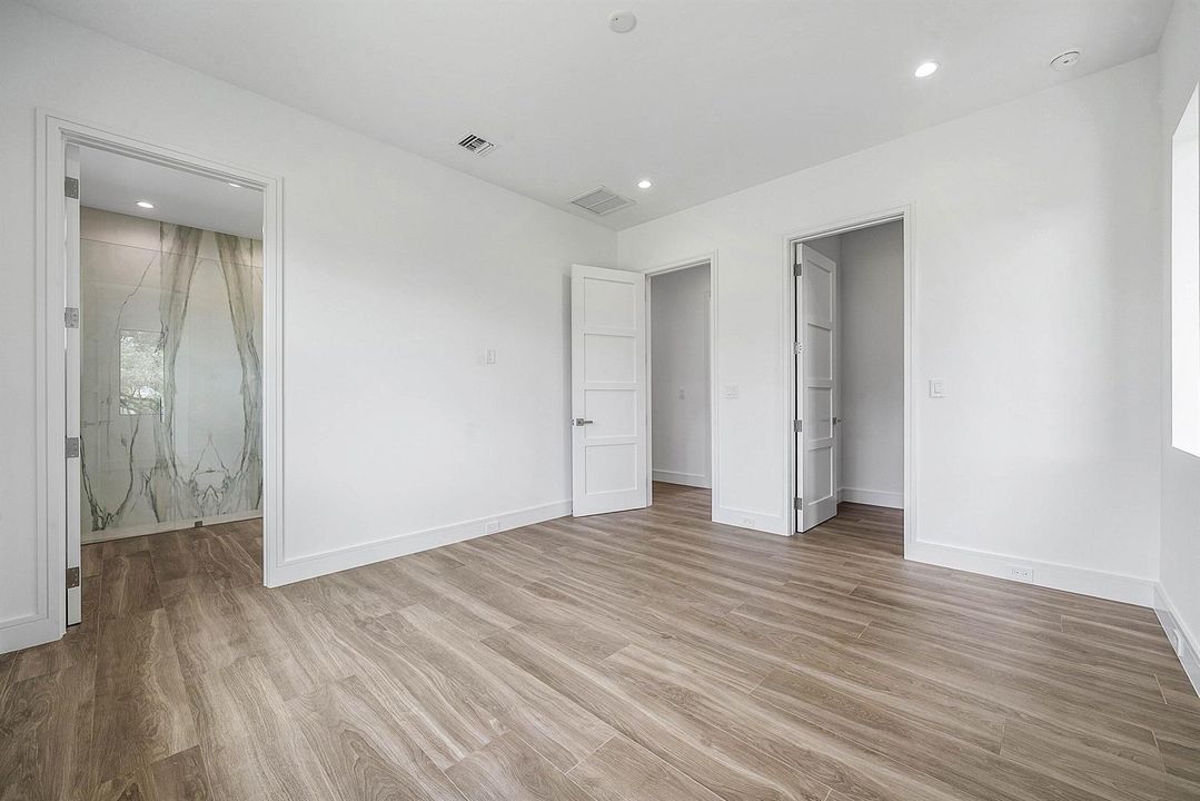Guest bedroom 2