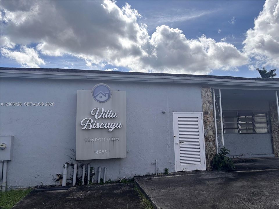 For Sale: $229,000 (3 beds, 1 baths, 800 Square Feet)