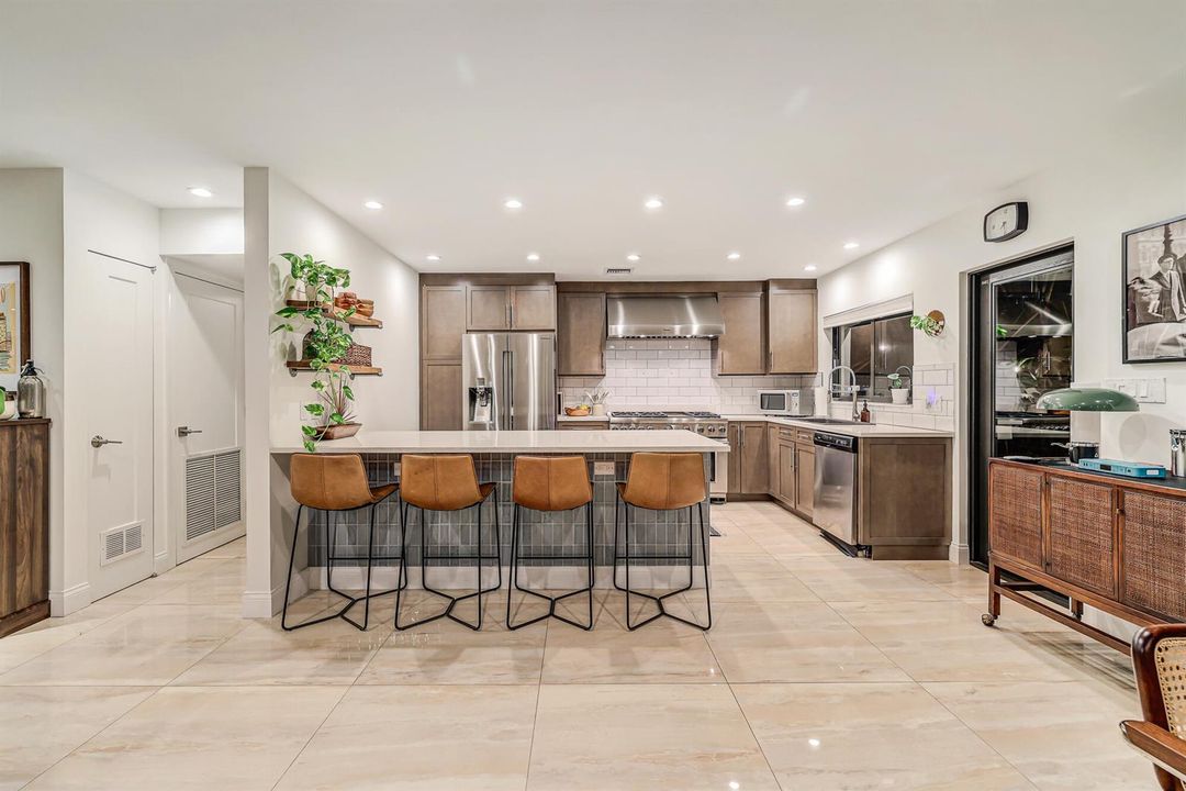 2408 NE 17th Terr-46