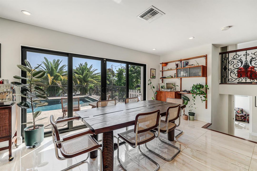 2408 NE 17th Terr-16