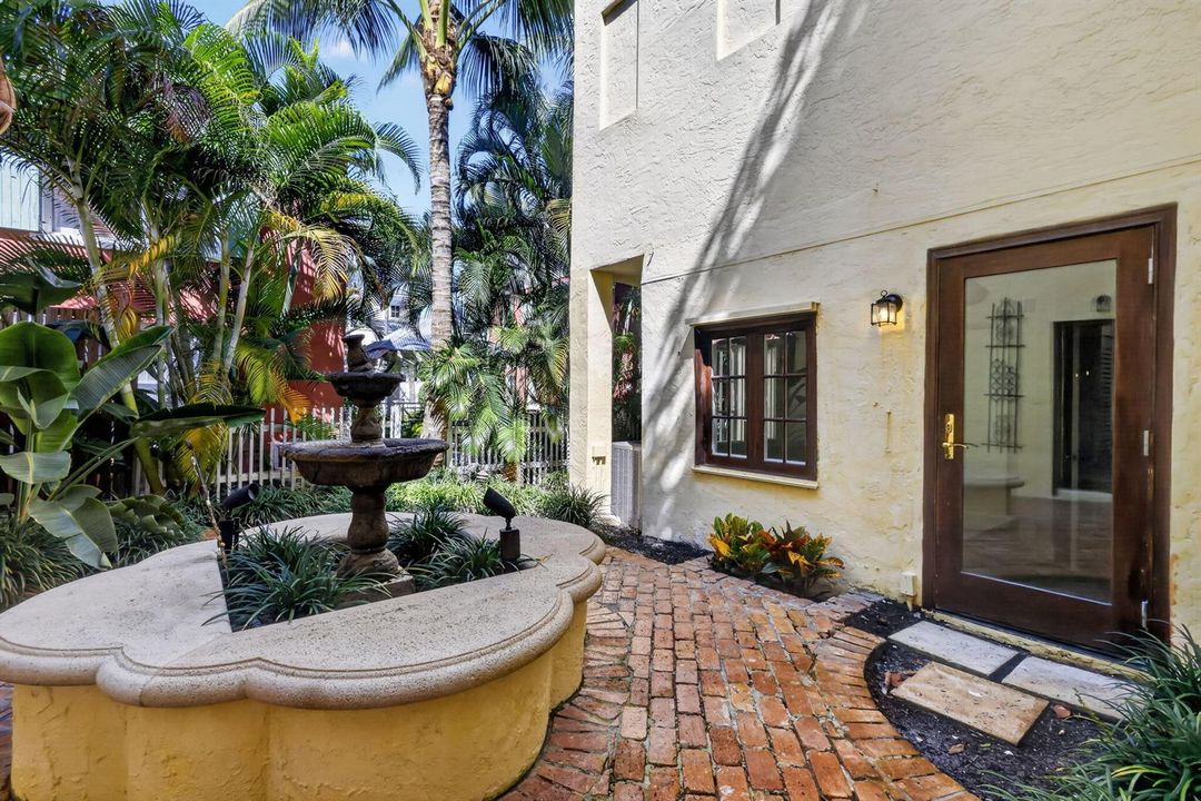 Private Courtyard