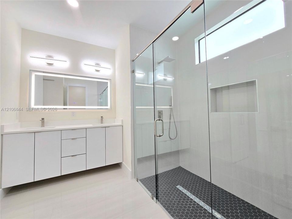 На продажу: $378,000 (3 спален, 3 ванн, 1703 Квадратных фут)
