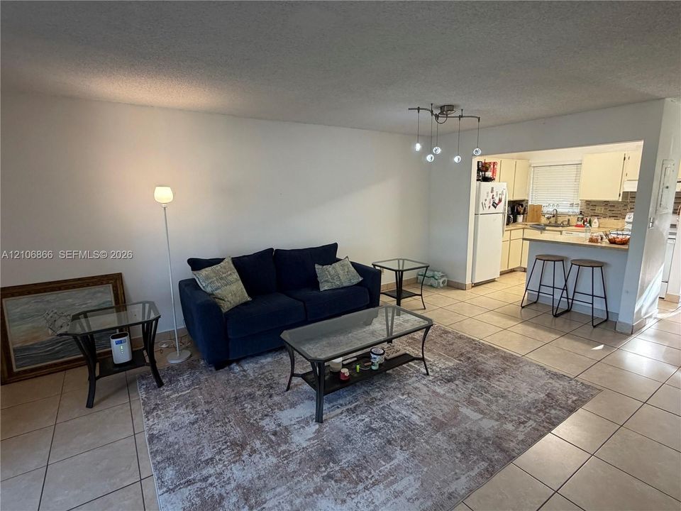 For Rent: $1,850 (2 beds, 2 baths, 808 Square Feet)