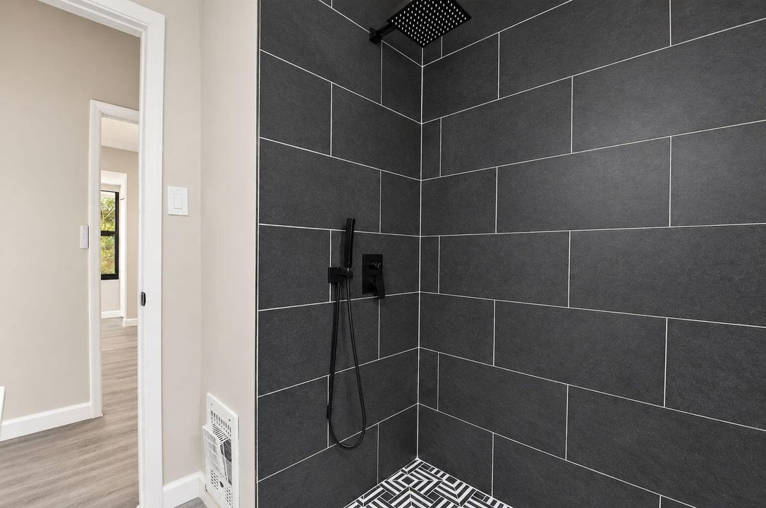 23-web-or-mls-Modern Charcoal Tile Wet R