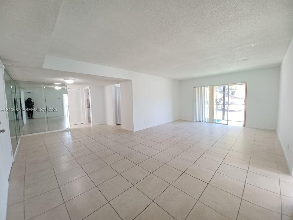 For Rent: $1,975 (2 beds, 2 baths, 1150 Square Feet)