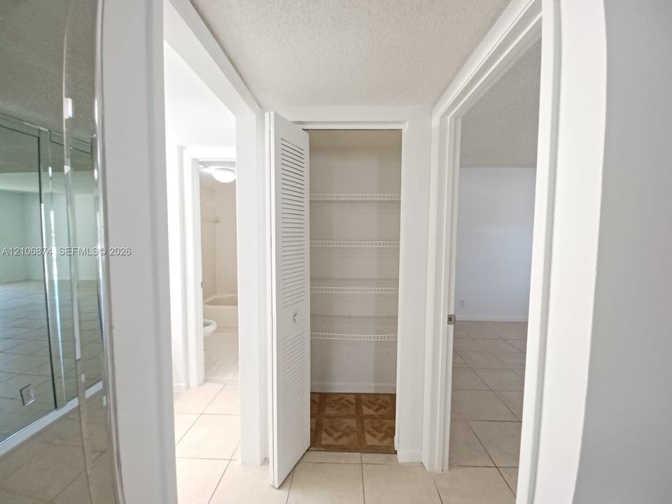 For Rent: $1,975 (2 beds, 2 baths, 1150 Square Feet)