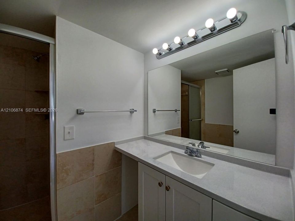 For Rent: $1,975 (2 beds, 2 baths, 1150 Square Feet)