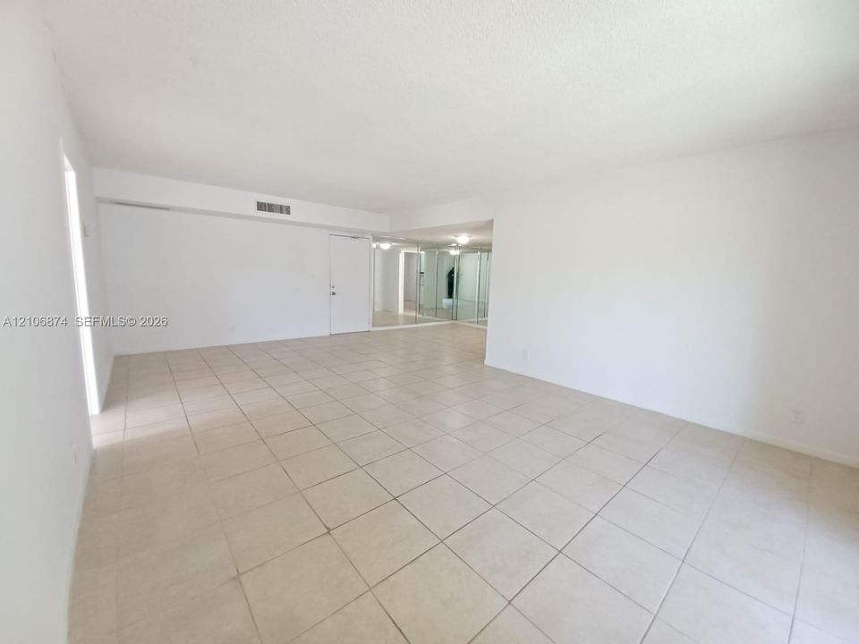 For Rent: $1,975 (2 beds, 2 baths, 1150 Square Feet)