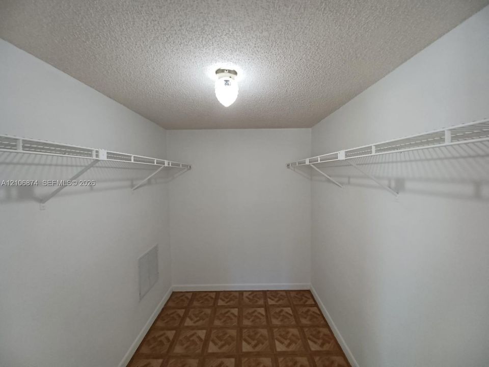 For Rent: $1,975 (2 beds, 2 baths, 1150 Square Feet)