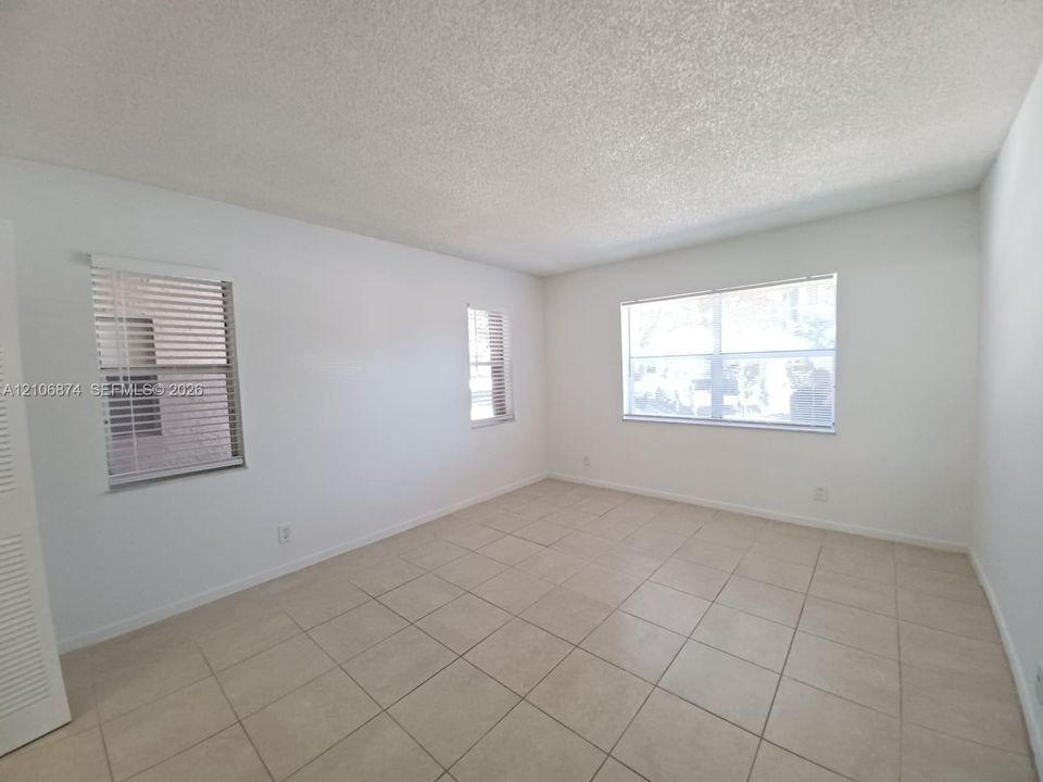 For Rent: $1,975 (2 beds, 2 baths, 1150 Square Feet)