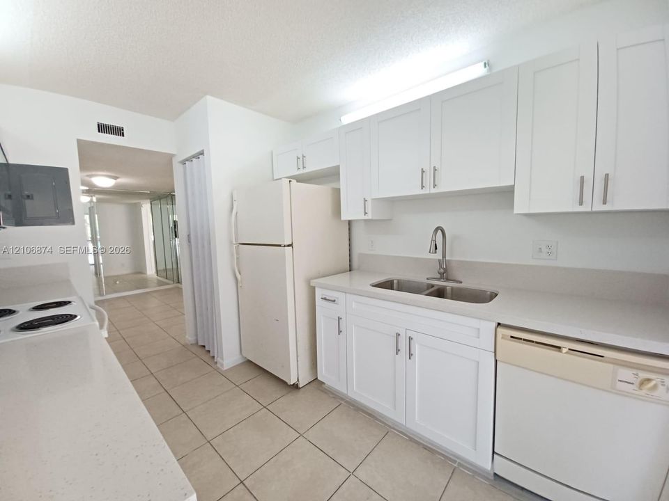 For Rent: $1,975 (2 beds, 2 baths, 1150 Square Feet)