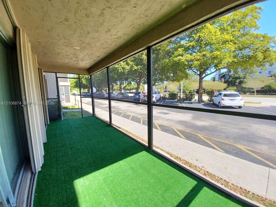 For Rent: $1,975 (2 beds, 2 baths, 1150 Square Feet)