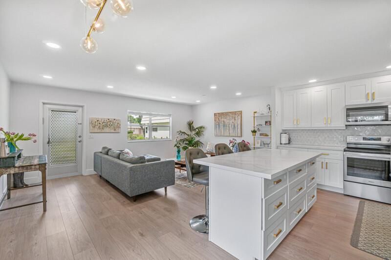 Living Room/ Kitchen