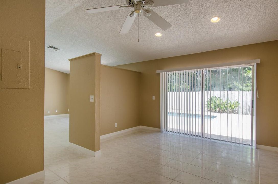 10953 Winding Creek-17
