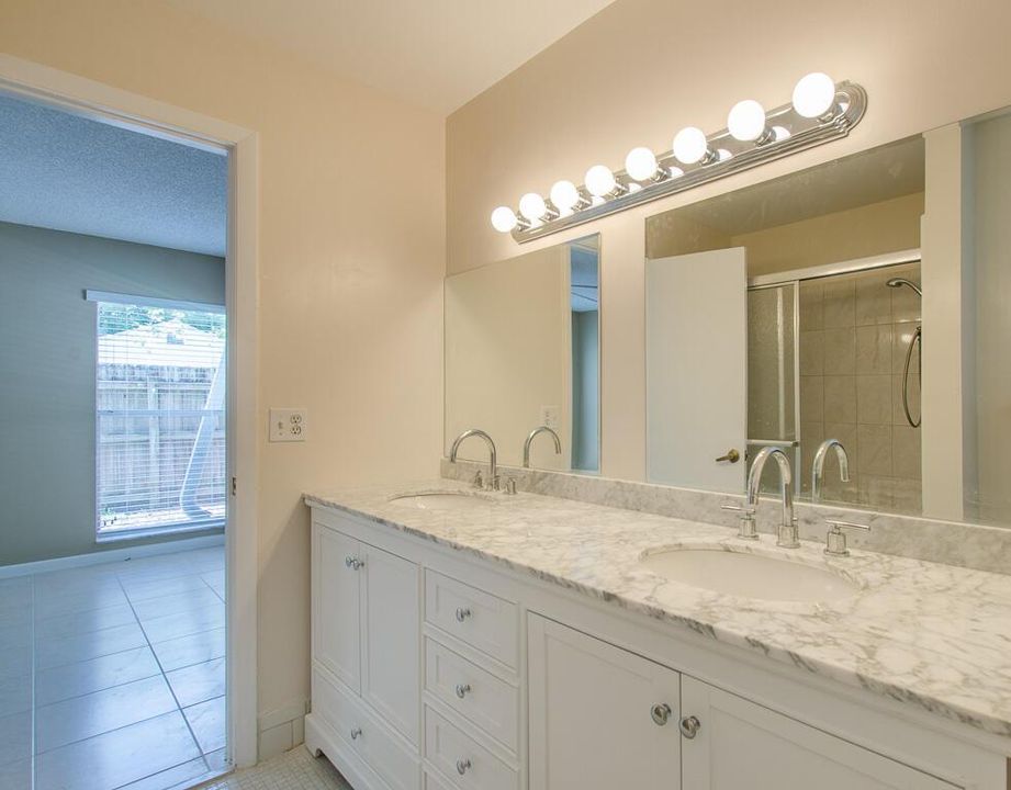 10953 Winding Creek-23