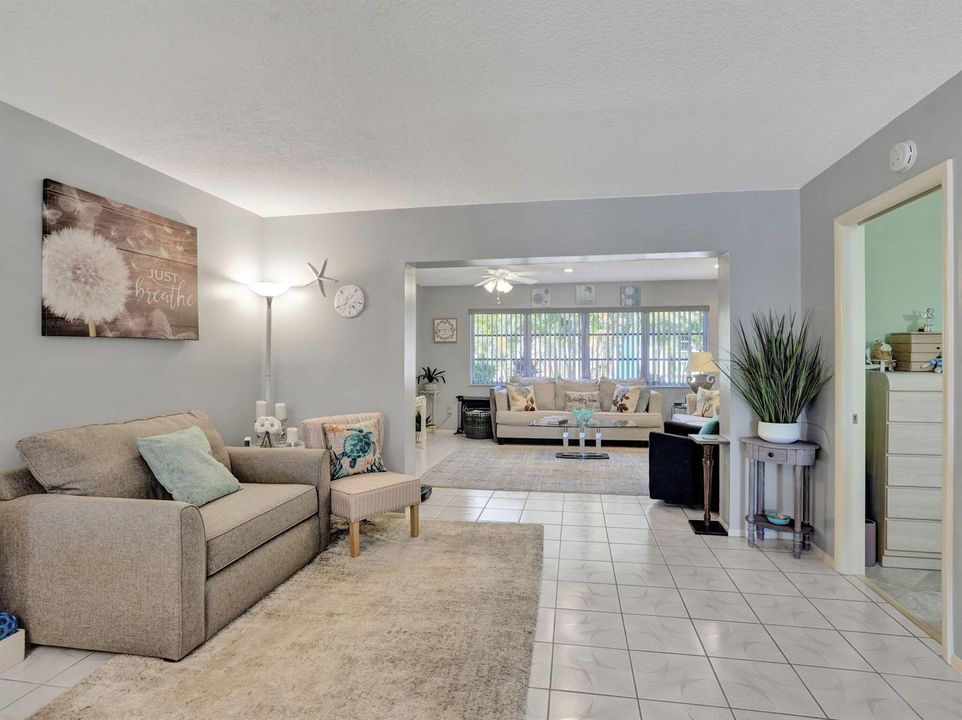 19-web-or-mls-DSC07931 2886 Fernley Dr E